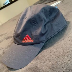 NWOT Women’s Gray Adidas Baseball Cap